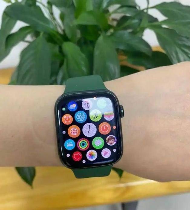 锁不同场合的腕表搭配秘籍凯发k8入口腕间时尚：解(图8)