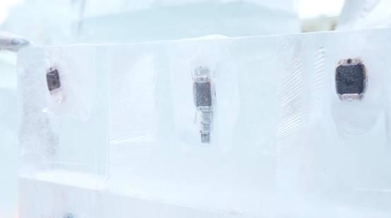 冰冻一天的儿童电话手表还能正常工作么凯发K8国际娱乐冰雪世界极寒挑战(图3)